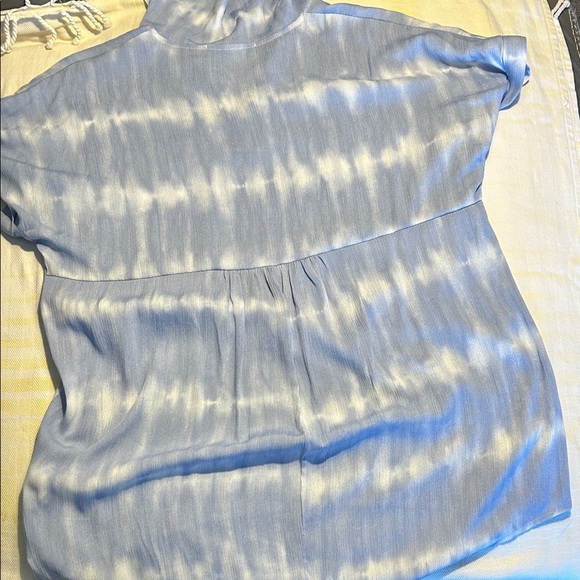 Filly Flair Light Blue Tie-Dye Short Sleeve Blouse - Relaxed Collared Top size S - Picture 5 of 5